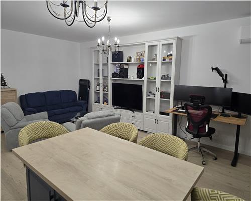 Apartament cu 2 camere , zona The Office/Parcare inclusa