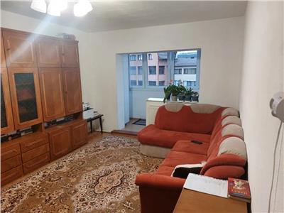 Apartament cu 3 camere decomandat, zona The Office