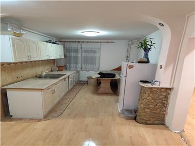 Apartament cu 3 camere decomandat, etaj 1,Intre Lacuri